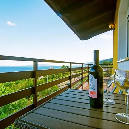 Apartament In With Seaview Air Condition Wifi Washing Machine Opatija