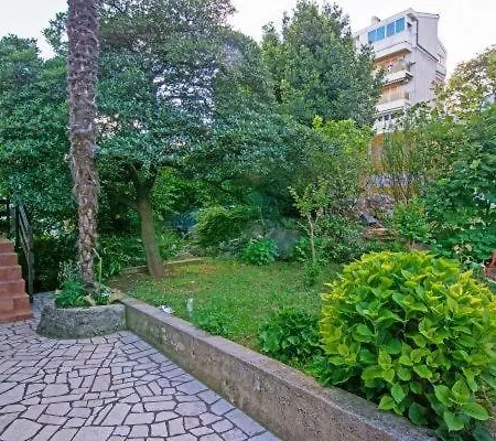 Apartament In With Seaview Air Condition Wifi Washing Machine